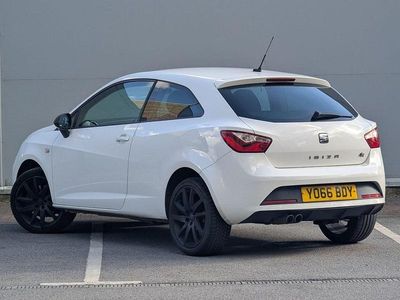 Usado Seat Ibiza FR Sport 90 HP (66 kW) 2017 Branco Coupé