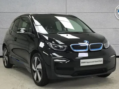 Begagnad BMW i3 Comfort Edition 123 kW (168 HK) 2022 Svart Halvkombi