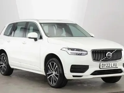 Used Volvo XC90 Momentum 235 HP (172 kW) 2022 White SUV