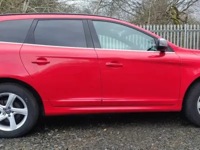 Used Volvo XC60 R-Design 181 HP (133 kW) 2015 Red SUV
