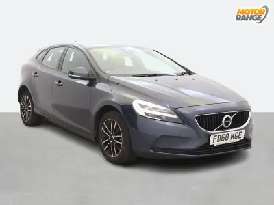 Used Volvo V40 Momentum 120 HP (88 kW) 2019 Blue Hatchback