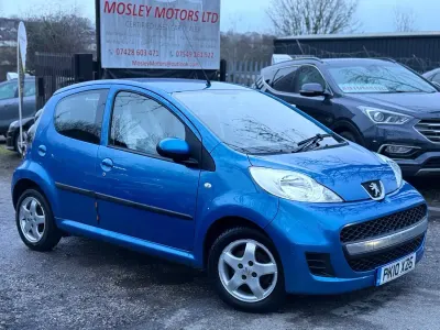 Begagnad Peugeot 107 68 HK (50 kW) 2010 Blå Halvkombi