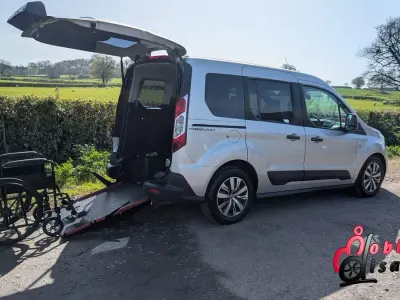 Used Ford Tourneo Connect Zetec 120 HP (88 kW) 2017 Silver MPV