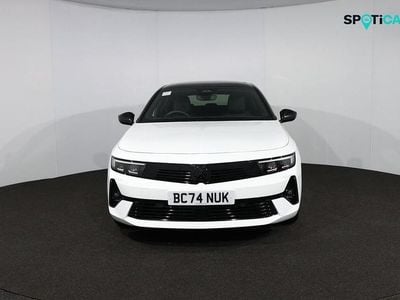 Arctic white Used 2025 Vauxhall Astra Ultimate Hatchback | £21,595 (Fair price)