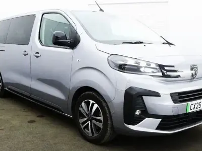 Second-hand Peugeot e-Traveller Allure 100 kW (136 CP) 2025 Gri Monovolum