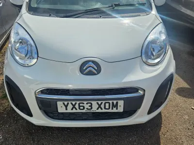 Used Citroën C1 68 HP (50 kW) 2013 White Hatchback