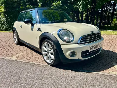 Used Mini Cooper Hatch 2010 White Hatchback