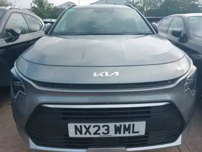 Gebraucht Kia Niro 139 PS (102 kW) 2023 Grau SUV