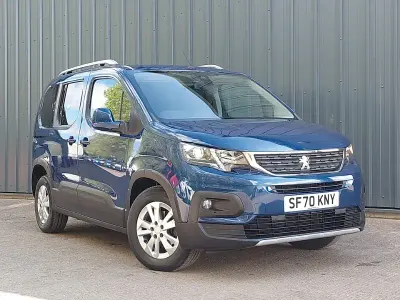 Używany Peugeot Rifter Allure 102 KM (75 kW) 2020 Niebieski Minivan