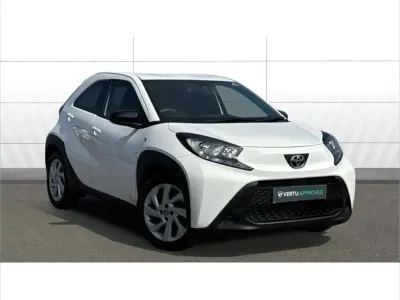 Begagnad Toyota Aygo X PURE 72 HK (52 kW) 2024 Vit SUV