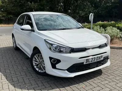 Used Kia Rio 101 HP (74 kW) 2022 White Hatchback