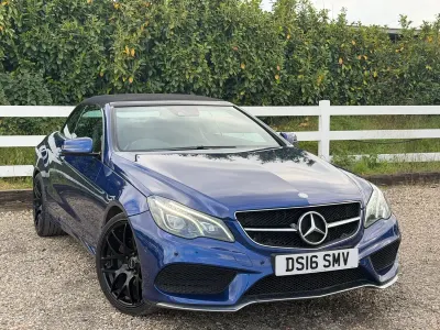 Begagnad Mercedes E220 AMG line 2016 Blå Cab
