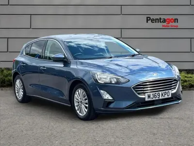 Used Ford Focus Titanium 123 HP (90 kW) 2019 Blue Hatchback