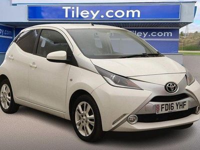 Begagnad Toyota Aygo X-pure 69 HK (50 kW) 2016 Vit Halvkombi