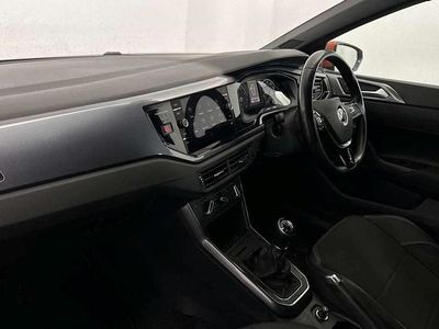 Używany VW Polo Match 95 KM (69 kW) 2021 Pomarańczowy Hatchback