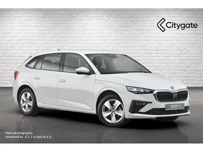 Gebraucht Skoda Scala SE 85 PS (62 kW) 2025 Weiß Kleinwagen