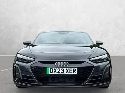 Usado Audi e-tron GT quattro Comfort 389 kW (530 HP) 2023 Preto Sedan