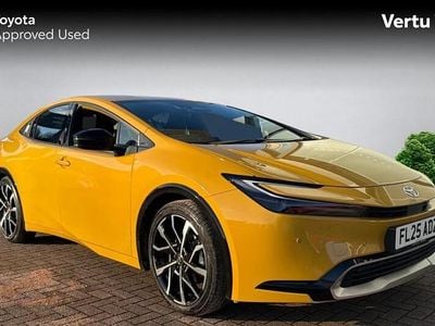 Used Toyota Prius 223 HP (164 kW) 2025 Yellow Hatchback