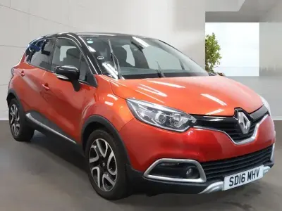 Used Renault Captur Signature 90 HP (66 kW) 2016 Red SUV