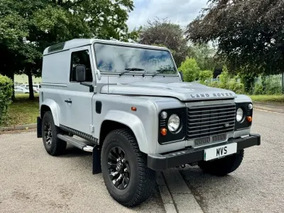 Used Land Rover Defender 122 HP (89 kW) 2011 Silver Hatchback