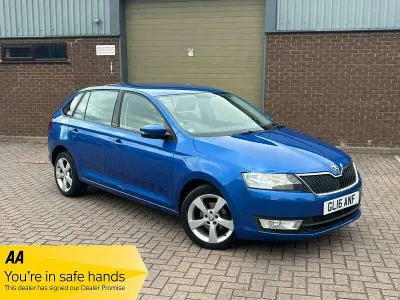 Used Skoda Rapid SE 90 HP (66 kW) 2016 Blue Hatchback