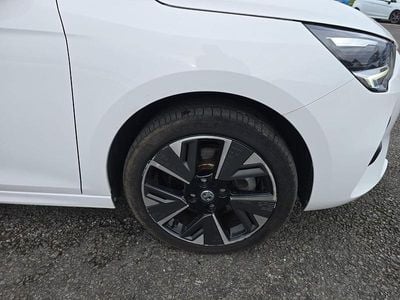 Second-hand Vauxhall Corsa-e Elite 100 kW (136 CP) 2022 Alb Hatchback