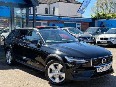Usado Volvo V60 CC 190 HP (139 kW) 2020 Preto Carrinha