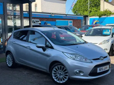 Used Ford Fiesta Titanium 95 HP (69 kW) 2011 Silver Hatchback