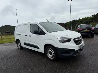 Used Vauxhall Combo Edition 100 HP (73 kW) 2021 White MPV