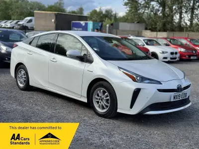 Begagnad Toyota Prius Active 122 HK (89 kW) 2026 Vit Halvkombi