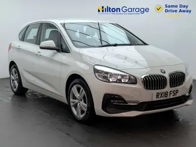 Begagnad BMW 218 Luxury Line 2018 Vit Minibuss