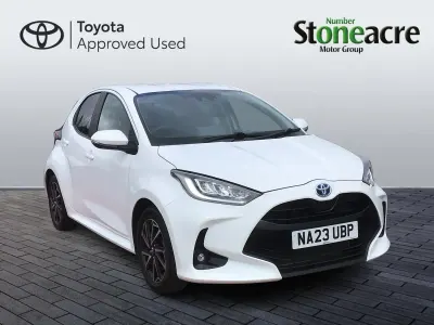 Used Toyota Yaris Design 116 HP (85 kW) 2023 White Hatchback