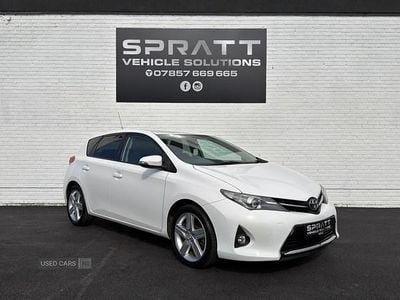 Used Toyota Auris Sport 130 HP (95 kW) 2013 White Hatchback