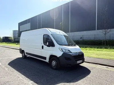 Usado Citroën Relay 140 HP (102 kW) 2019 Branco Van