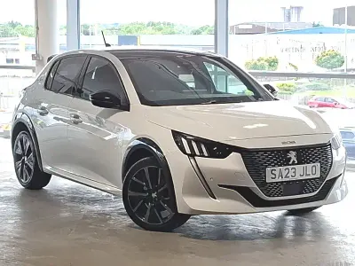 Used Peugeot 208 GTi 129 HP (94 kW) 2023 White Hatchback