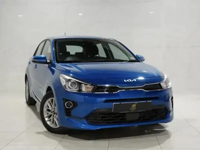 Used Kia Rio 99 HP (72 kW) 2022 Blue Hatchback