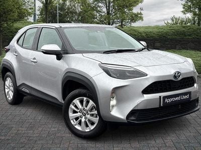 Silver Used 2023 Toyota Yaris Hybrid Hatchback | £19,461 (Fair price)