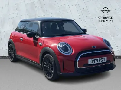 Usado Mini Cooper Classic 134 HP (98 kW) 2021 Vermelho Citadino