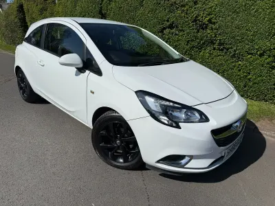 Used Vauxhall Corsa SRi 75 HP (55 kW) 2018 White Hatchback