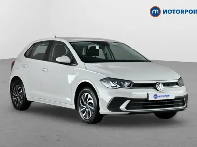 Begagnad VW Polo Life 2023 Grå Halvkombi