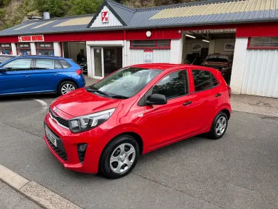 Used Kia Picanto 66 HP (48 kW) 2019 Red Hatchback