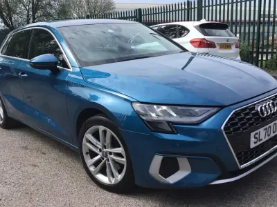 Begagnad Audi A3 Sport 110 HK (80 kW) 2020 Blå Sedan