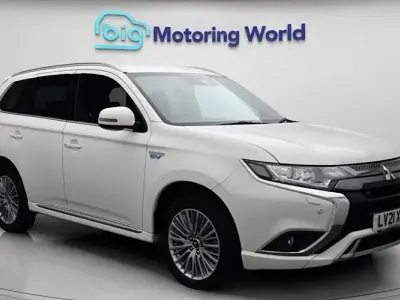 Used Mitsubishi Outlander P-HEV 224 HP (164 kW) 2021 White SUV