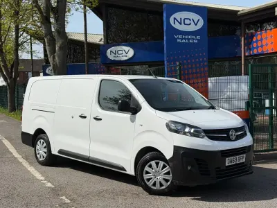 Used Vauxhall Vivaro S 100 HP (73 kW) 2020 White MPV
