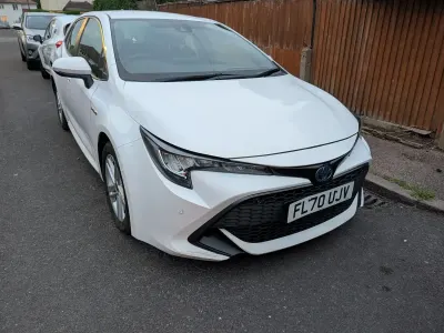 Usado Toyota Corolla 122 HP (89 kW) 2020 Branco Citadino