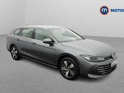 Usado VW Passat Life 204 HP (150 kW) 2025 Cinzento Carrinha