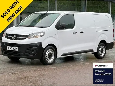 Używany Vauxhall Vivaro 100 KM (73 kW) 2023 Biały Minivan