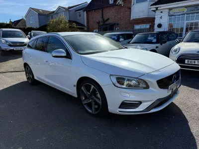 Used Volvo V60 SE Lux 180 HP (132 kW) 2025 Black Estate