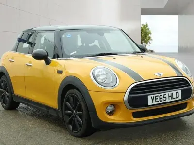 Używany Mini Cooper D Hatch 2015 Pomarańczowy Hatchback