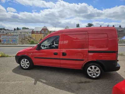 Used Vauxhall Combo 75 HP (55 kW) 2008 Red MPV